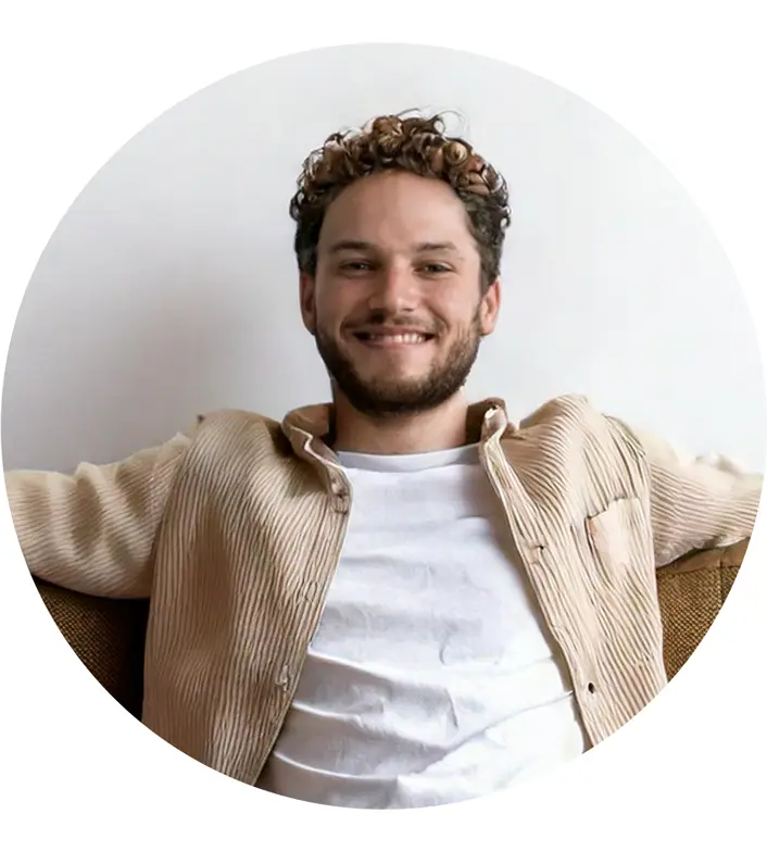 ein Foto von Mitarbeitern von Mindwavr, der heisst Max Mustermann